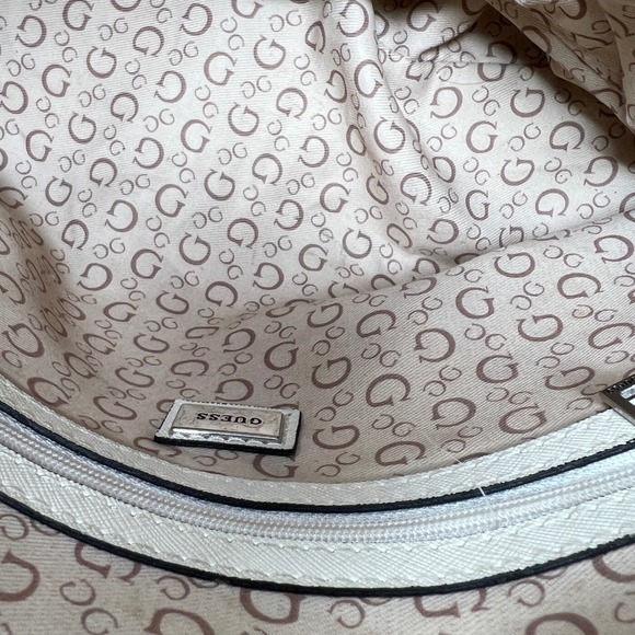 GUESS White Floral Tropical Hibiscus Dome Satchel Crossbody Bag Silver Hardware - Picture 12 of 16